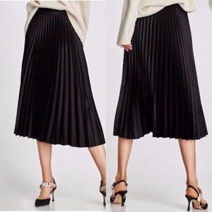 Zara Black Pleated Skirt XS